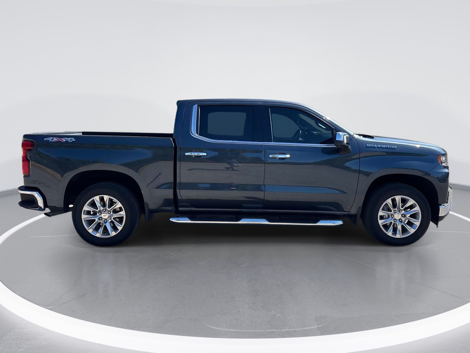 Used 2022 Chevrolet Silverado 1500 LTZ w/ LTZ Premium Package AWD/4WD image 9
