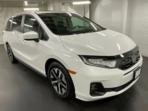 Certified 2026 Honda Odyssey EX-L image 7