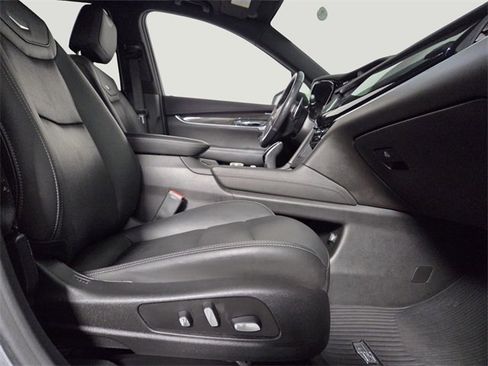 Used 2020 Cadillac XT6 Sport image 14