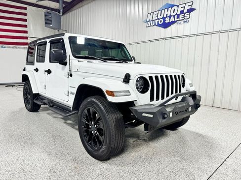 Used 2021 Jeep Wrangler Unlimited Sahara w/ Cold Weather Group AWD/4WD image 26