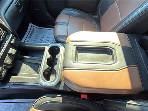 Used 2021 Chevrolet Silverado 3500 High Country image 15