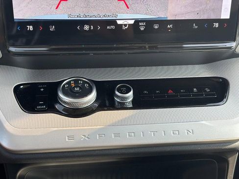 Used 2025 Ford Expedition Active AWD/4WD image 26