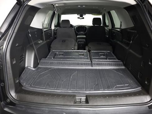 Used 2020 Chevrolet Traverse LT w/ Driver Confidence II Package AWD/4WD image 57