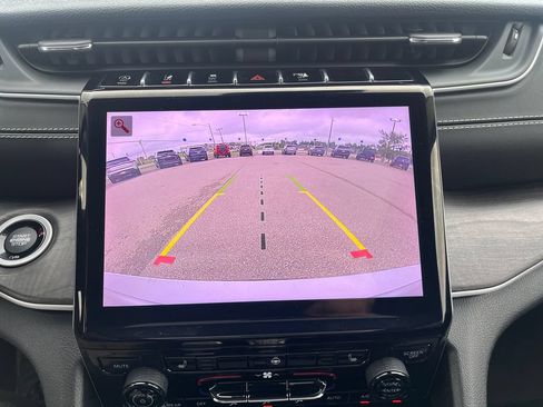 Used 2023 Jeep Grand Cherokee L Limited AWD/4WD image 26