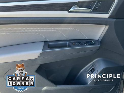 Used 2022 Volkswagen Atlas SE w/ Panoramic Sunroof Package image 11