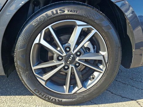 Used 2023 Kia Forte LXS w/ LXS Technology Package image 8