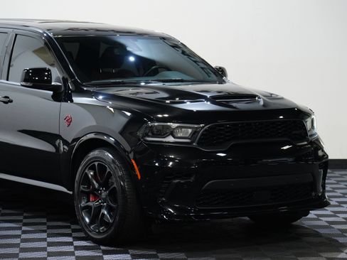 Used 2021 Dodge Durango SRT Hellcat w/ Technology Group AWD/4WD image 9
