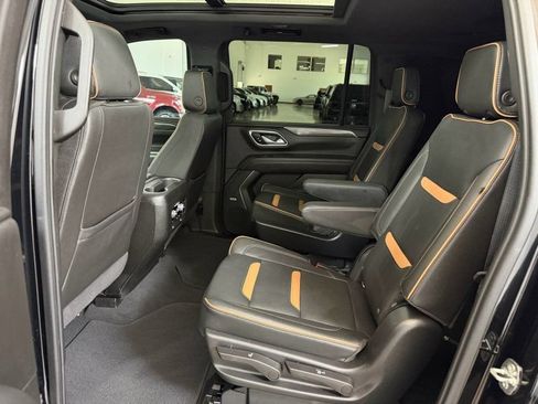 Used 2022 GMC Yukon XL AT4 AWD/4WD image 17