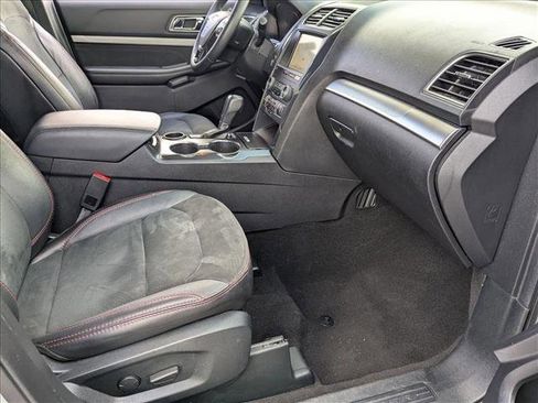 Used 2019 Ford Explorer XLT w/ Equipment Group 202A image 21