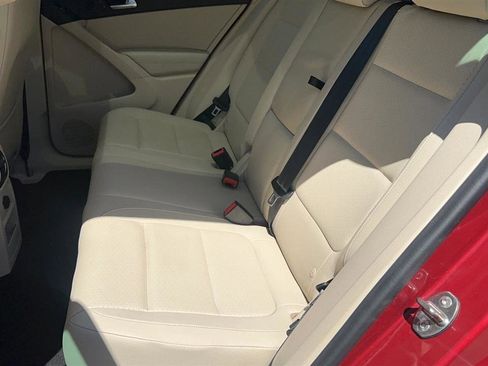 Used 2016 Volkswagen Tiguan S image 38
