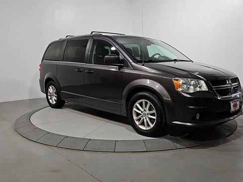 Used 2018 Dodge Grand Caravan SXT image 8