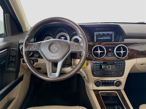 Used 2015 Mercedes-Benz GLK 350 4MATIC image 22