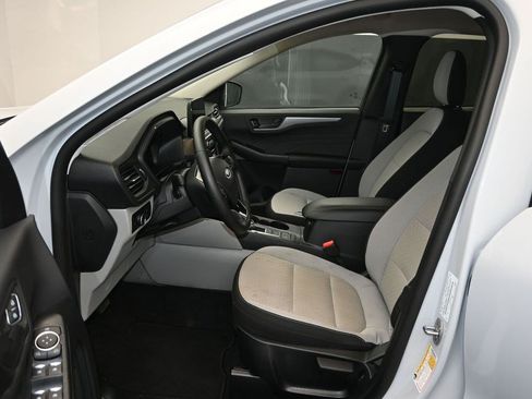 Used 2025 Ford Escape Active w/ Cold Weather Package AWD/4WD image 11