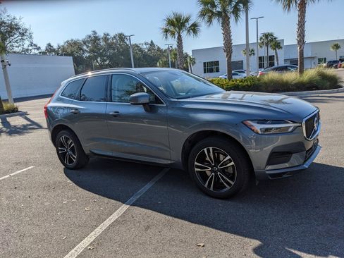 Used 2020 Volvo XC60 T6 Momentum image 10