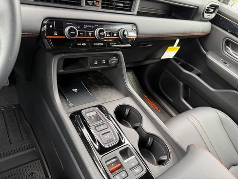 Certified 2026 Honda Pilot TrailSport image 24