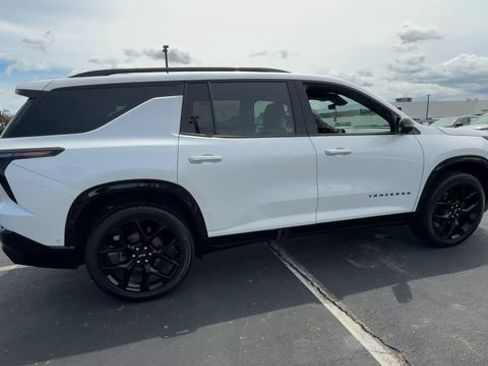 Used 2024 Chevrolet Traverse RS AWD/4WD image 9