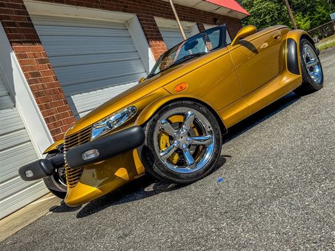 Used 2002 Chrysler Prowler image 11