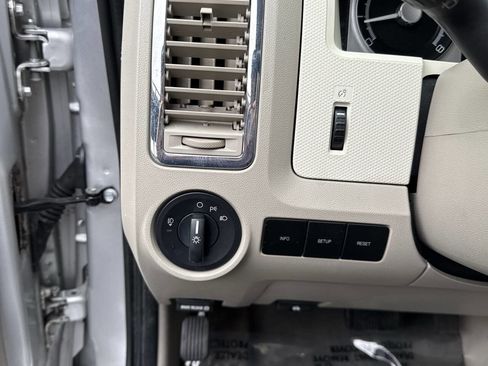 Used 2008 Mercury Mariner 4WD V6 image 29