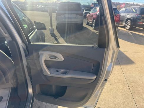 Used 2012 Chevrolet Traverse LS image 17