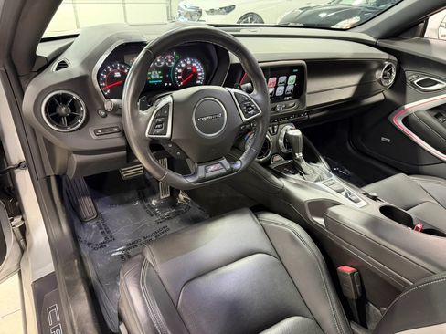 Used 2018 Chevrolet Camaro SS RWD image 13