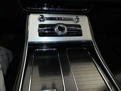 Used 2023 Lincoln Aviator AWD w/ Premium Package image 13