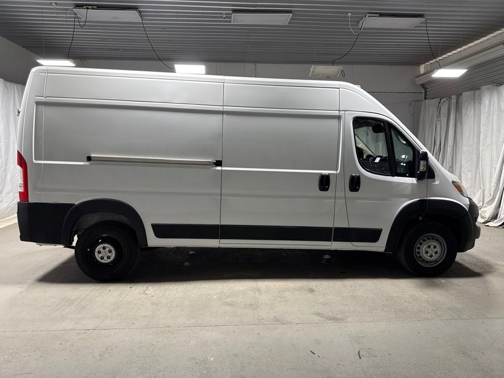 Used 2024 RAM ProMaster 2500 w/ Convenience Group FWD image 8