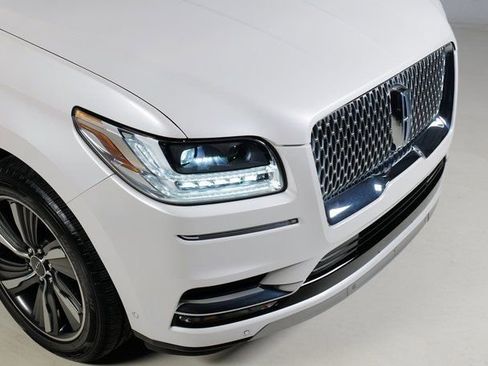 Used 2019 Lincoln Navigator Reserve image 30