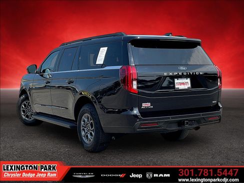 Used 2025 Ford Expedition Max Active AWD/4WD image 4