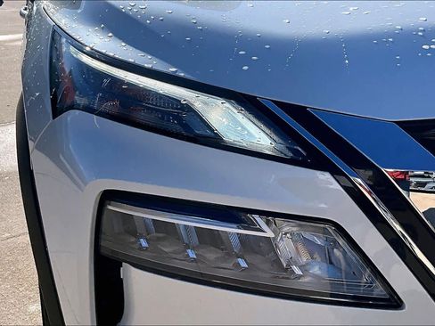 Used 2023 Nissan Rogue SV image 27