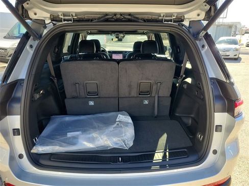 New 2025 Jeep Grand Cherokee L Limited image 7