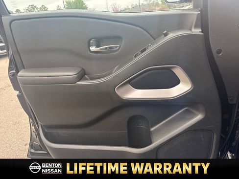 Certified 2024 Nissan Frontier SV w/ Technology Package image 11
