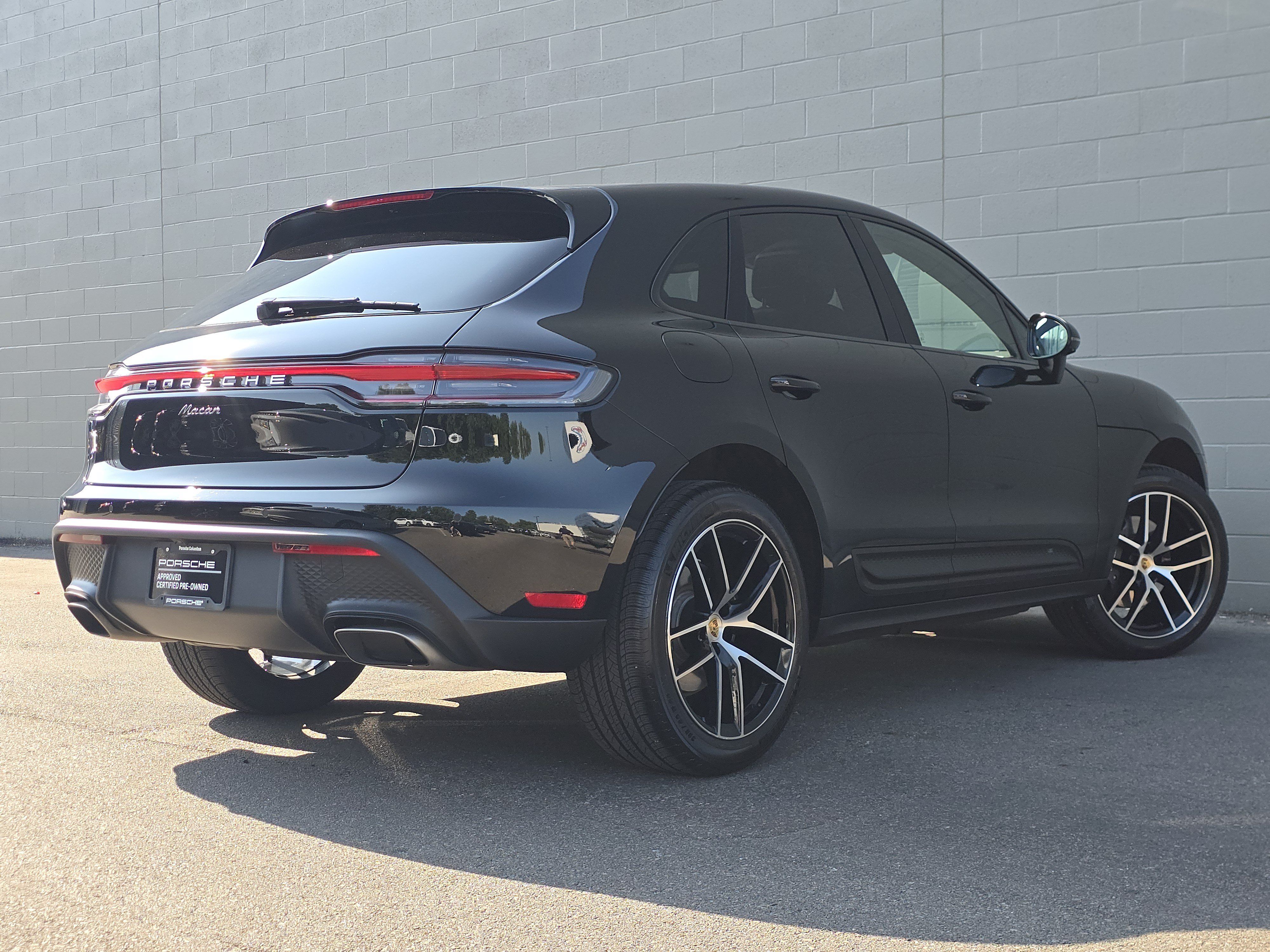 Certified 2026 Porsche Macan AWD/4WD image 16