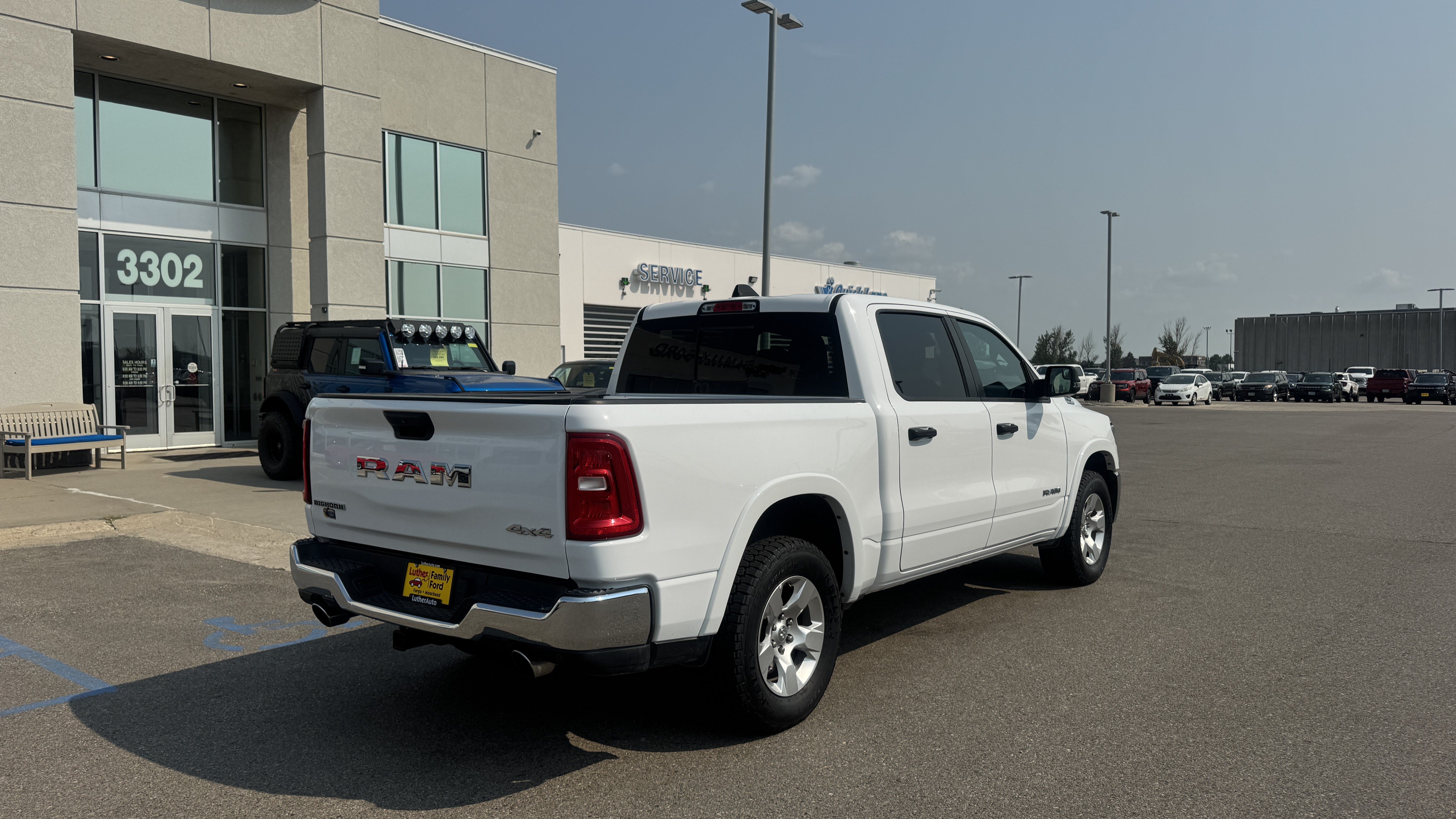 Used 2025 RAM 1500 Big Horn AWD/4WD image 17