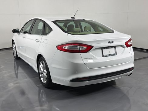 Used 2016 Ford Fusion SE FWD image 6