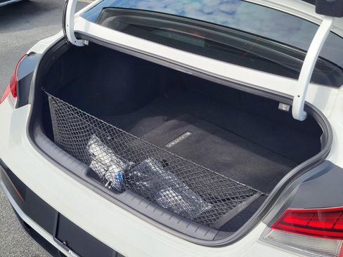Used 2025 Hyundai Elantra Limited FWD image 4