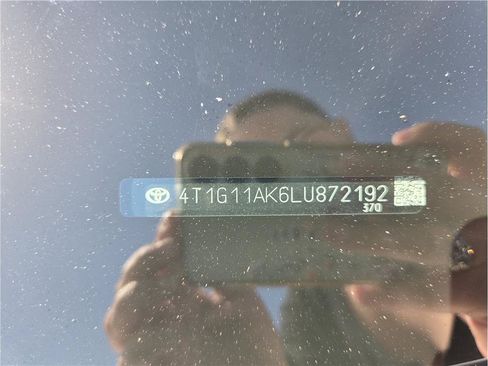 Used 2020 Toyota Camry SE w/ Carpet Mat Package FWD image 19