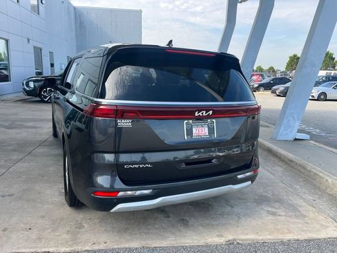 Used 2023 Kia Carnival LX FWD image 25