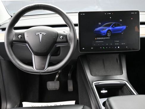 Used 2023 Tesla Model Y Long Range image 34