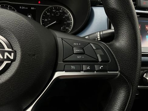 Used 2025 Nissan Versa SV image 30