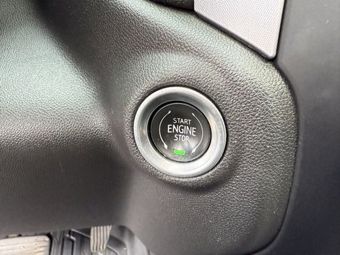 Used 2019 GMC Sierra 1500 SLT w/ SLT Premium Plus Package image 32