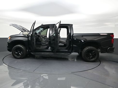 Used 2022 Chevrolet Silverado 1500 LT Trail Boss w/ LT Trail Boss Premium Package image 31