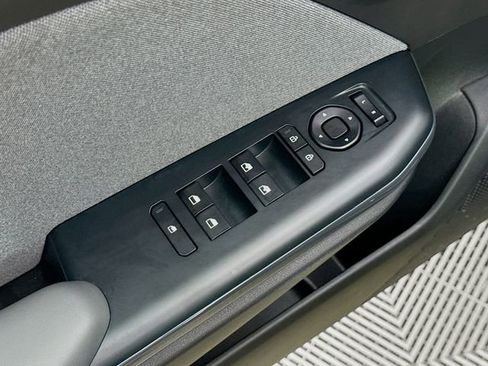 Used 2025 Kia K4 EX image 17