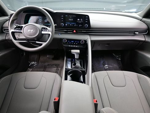 Certified 2026 Hyundai Elantra Hybrid FWD image 16