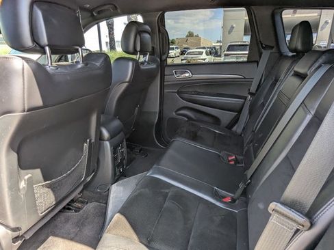Used 2017 Jeep Grand Cherokee Altitude image 15