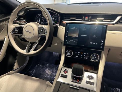 New 2026 Jaguar F-PACE R-Dynamic S AWD/4WD image 37