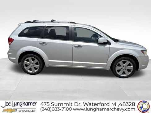 Used 2010 Dodge Journey R/T w/ Navigation & Sound Group I FWD image 2