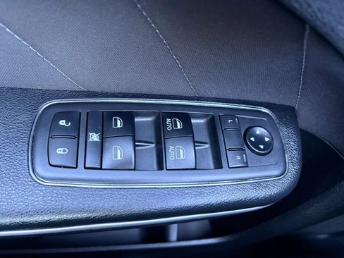 Used 2019 Dodge Charger SXT RWD image 23
