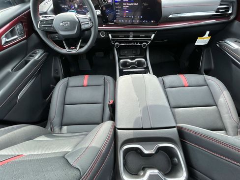 New 2026 Chevrolet Traverse RS w/ LPO, Floor Liner Package FWD image 13