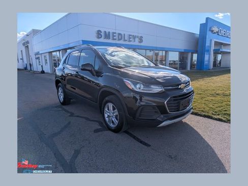 Used 2022 Chevrolet Trax LT w/ LT Convenience Package image 1