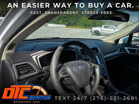 Used 2020 Ford Fusion SE FWD image 11